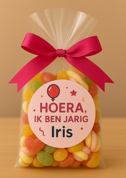 naamsticker op zakje snoep